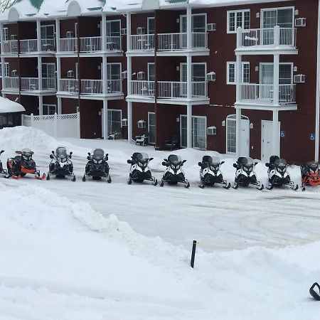 Les Pavillons Du Petit Manoir Du Casino La Malbaie Exterior foto