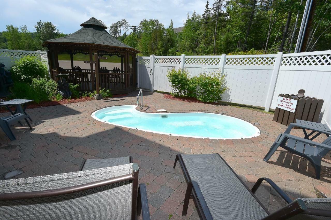 Les Pavillons Du Petit Manoir Du Casino La Malbaie Exterior foto