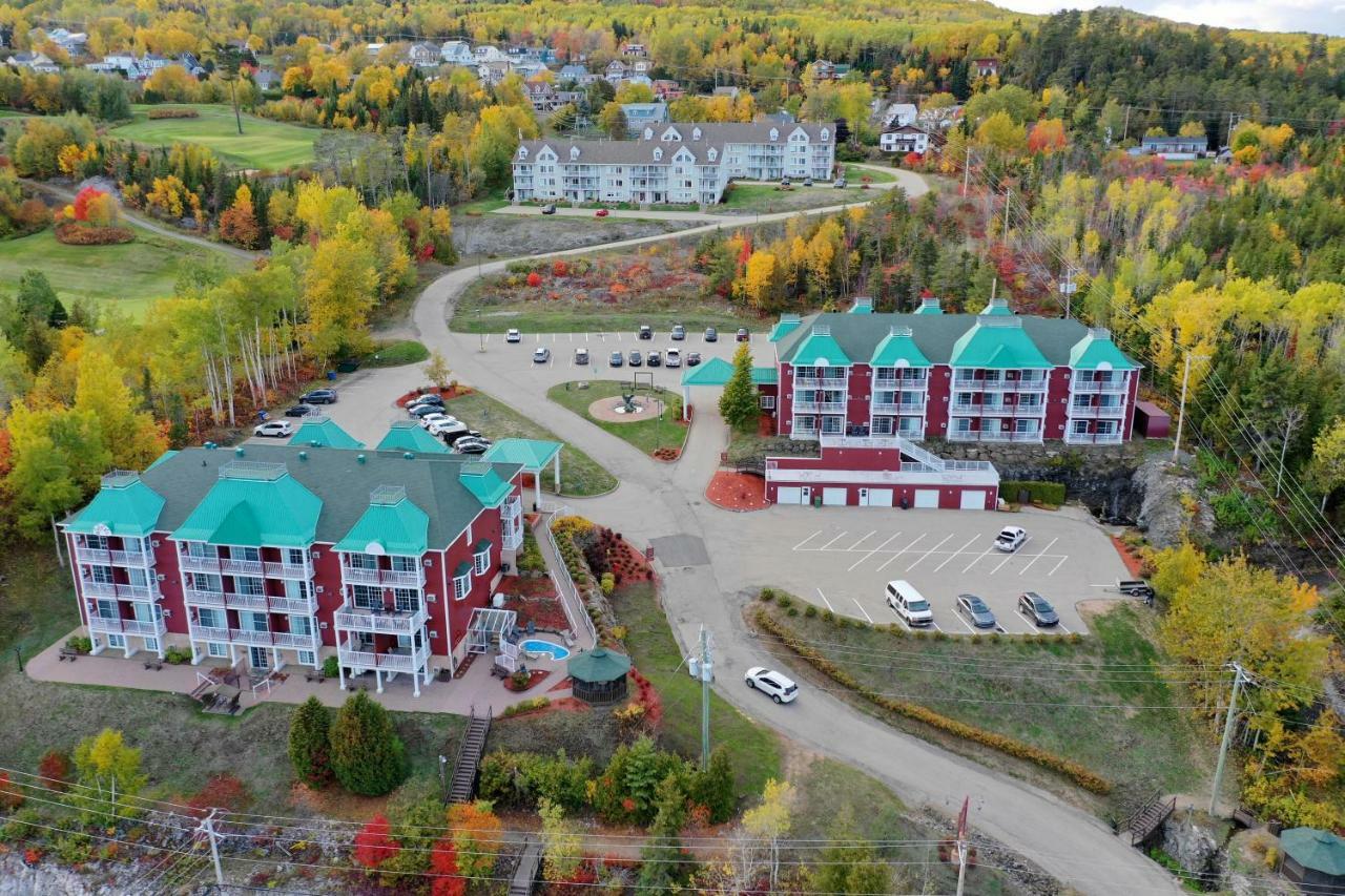 Les Pavillons Du Petit Manoir Du Casino La Malbaie Exterior foto